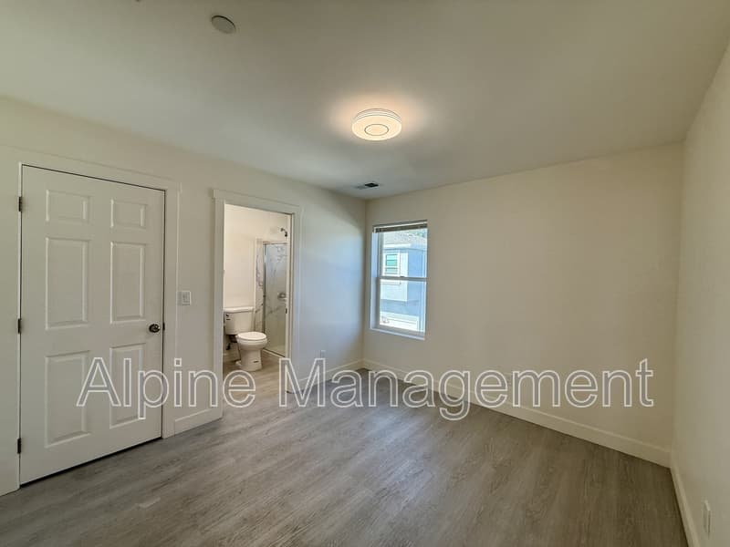 Oakland House: 1437B 48th Avenue