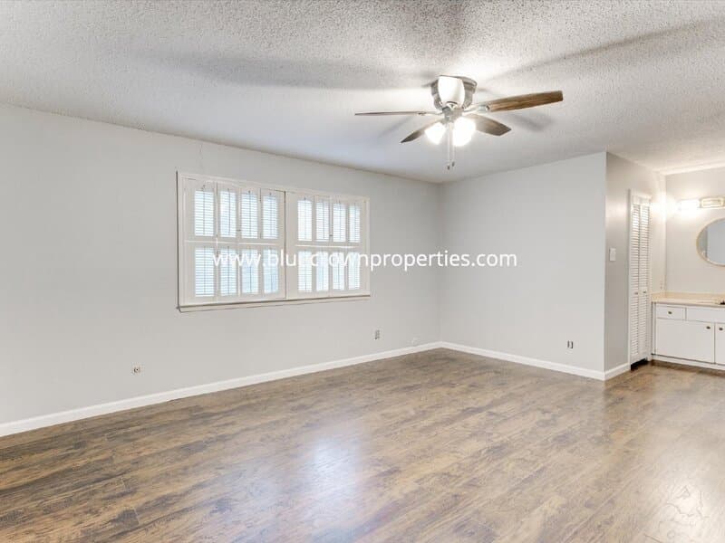 Arlington House: 462 Westview Terrace
