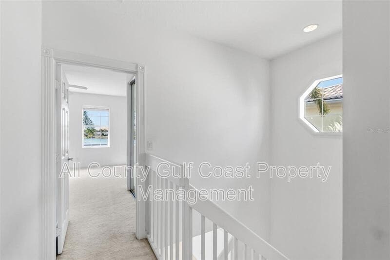 Sarasota House: 1418 BURGOS DR
