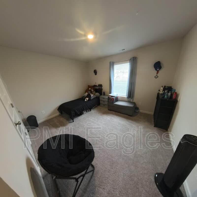 Clarksville House: 827 Moray Lane