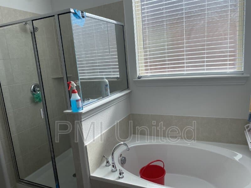 Fort Worth House: 429 Halwin Drive