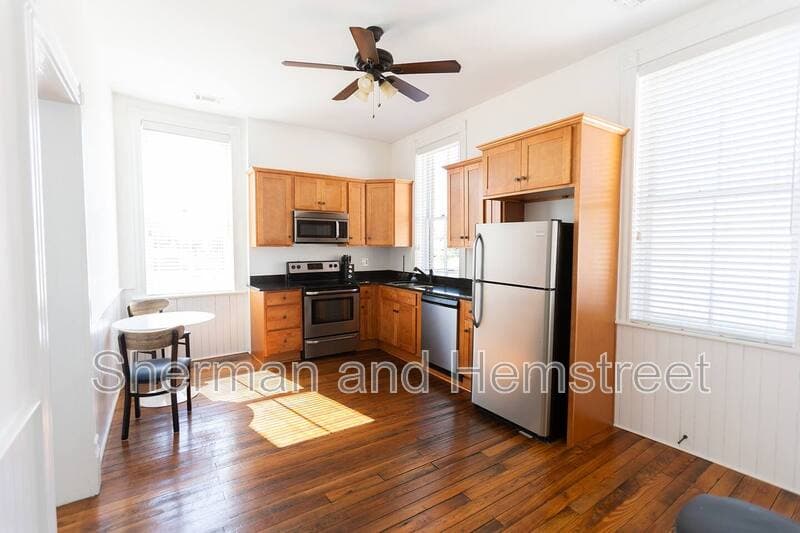 Augusta House: 215 Twelfth Street Apt B