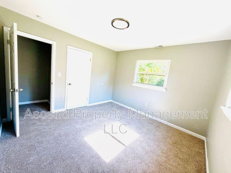 Chattanooga House: 717 Caruthers Rd