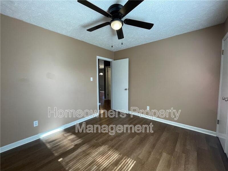 Fayetteville House: 6383 Hawfield Dr