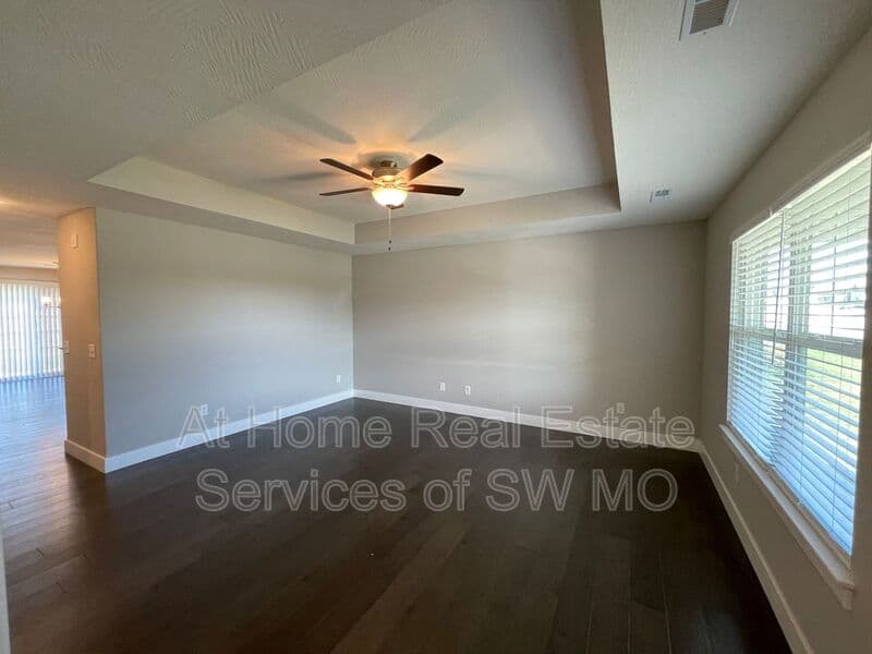 Republic House: 663 N Century Ave