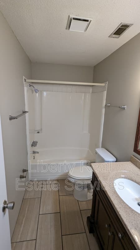 Hinesville Condo: 1100 Pineland Ave