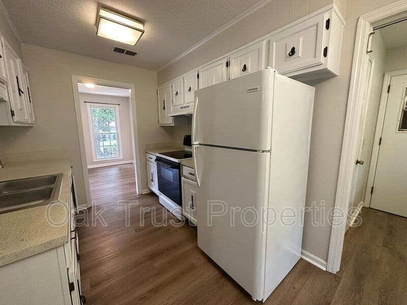 Summerville House: 213 Jimbo Road
