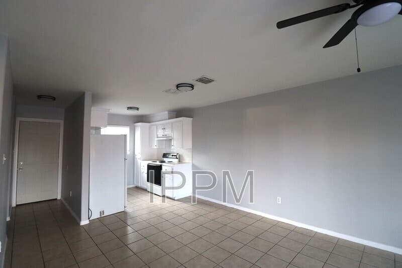 Alton Condo: 809 S Michigan