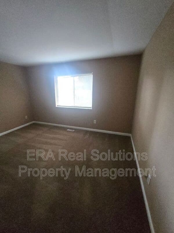 Columbus House: 2324 N WOODBROOK E CR