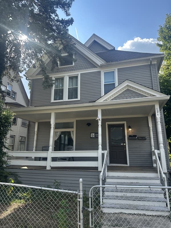 Ypsilanti Condo: 121 College Place