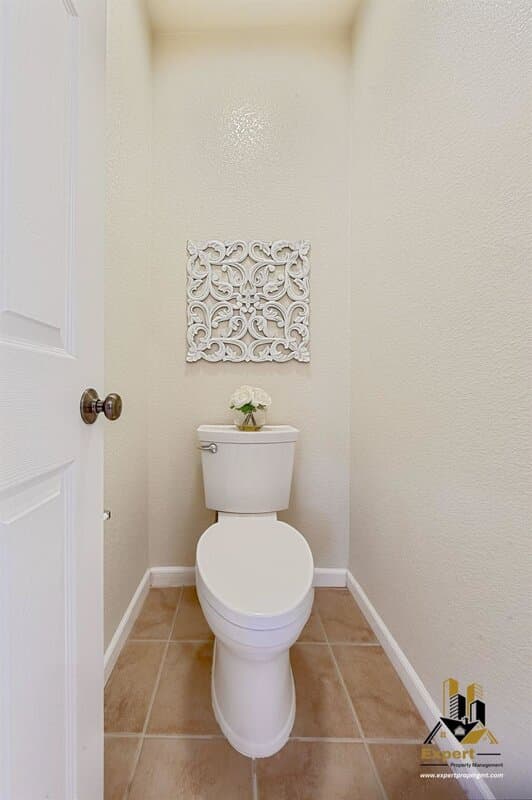 Lincoln House: 1836 Portello Way