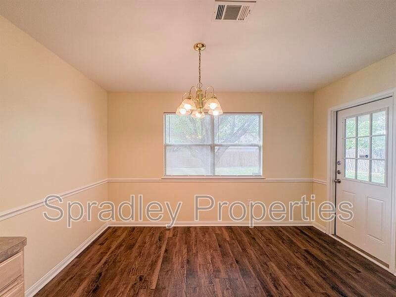 Temple House: 2720 Crestwood Ct