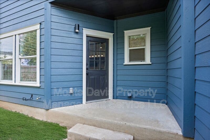 Austin Condo: 1802 Springdale Rd