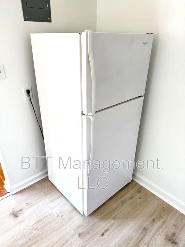 Brentwood Condo: 4013 38th St