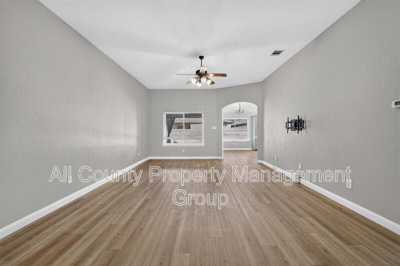 Fort Worth House: 8205 Mule Deer Run