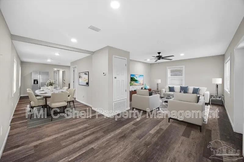 Pensacola House: 3258 Peagler Plaza Rd