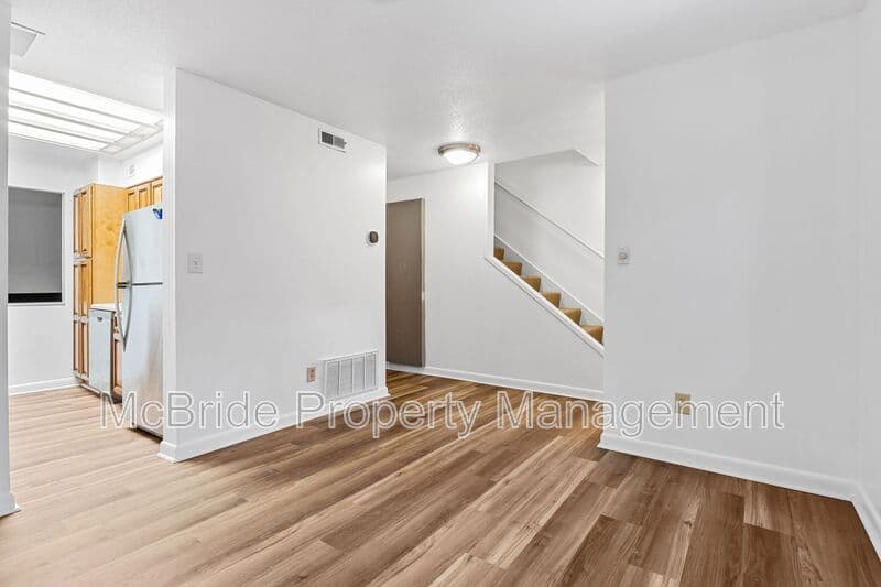 Martinez Townhome: 3506 Prestwick Drive
