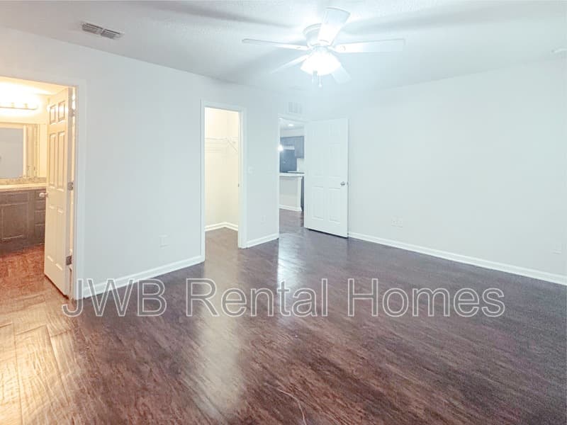 Jacksonville House: 3038 Rayford St