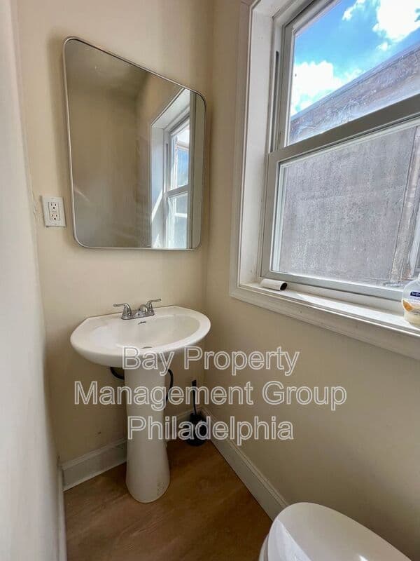 Philadelphia House: 124 E Wishart St