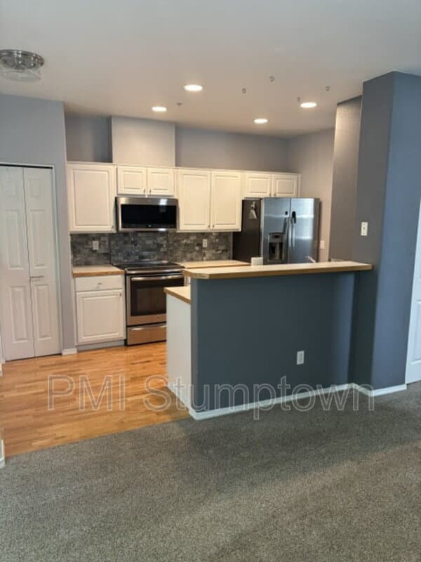 Portland Townhome: 14184 SW Barrows RD