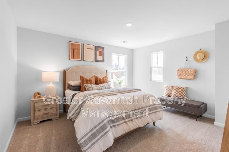 Pooler House: 202 Bircholt Grove