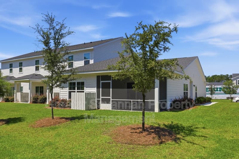 Pooler Townhome: 130 Danbury Court