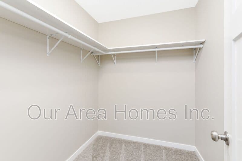 Otsego House: 6138 Manchester Ave NE