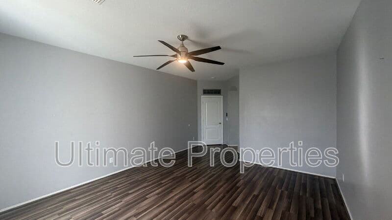 Avondale House: 3439 N 126th Dr