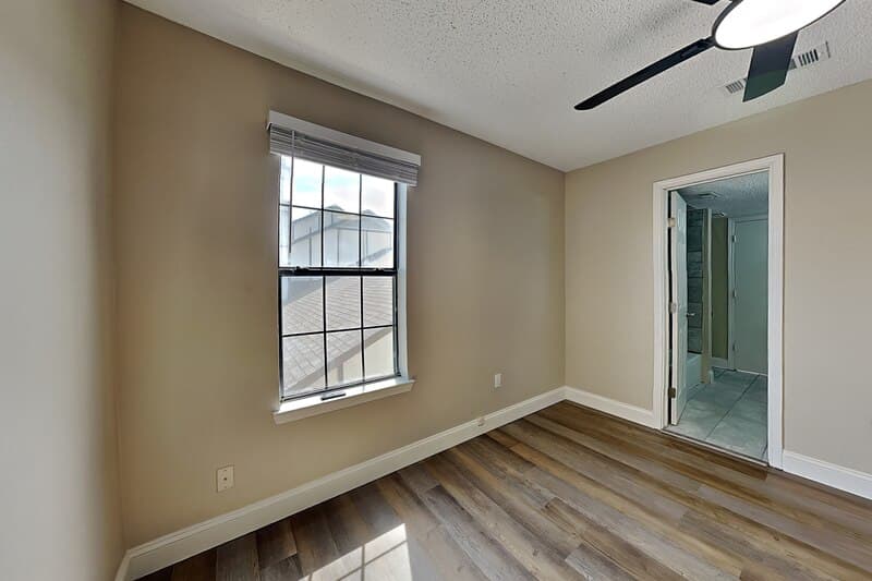 Rowlett House: 6204 Alissa Dr