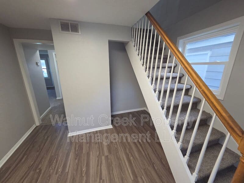 Elyria Condo: 41547 Elmwood St