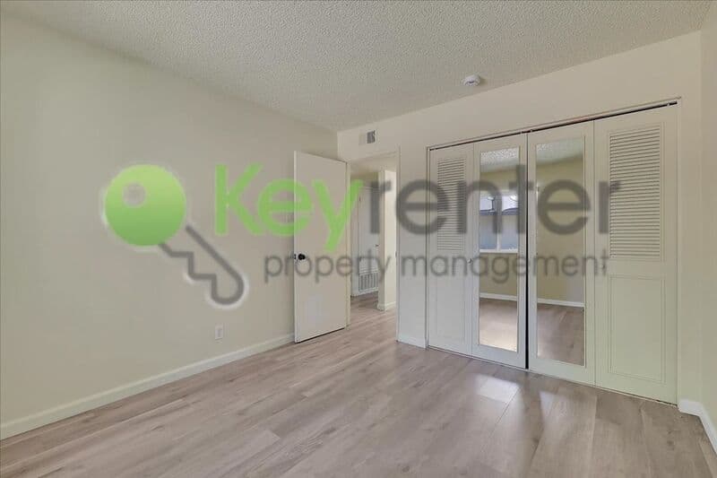 Sacramento House: 2941 Norcade Circle