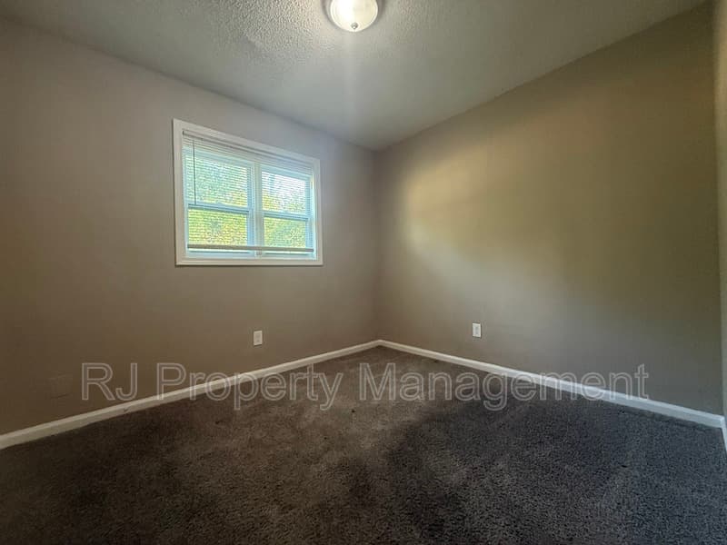 Memphis House: 4212 Falcon Dr