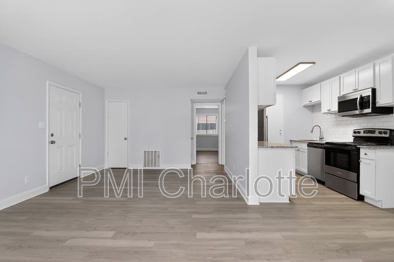 Charlotte Condo: 831 Mcalway Rd