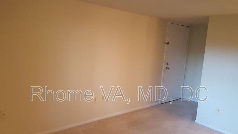 Alexandria Condo: 3210 S 28th St