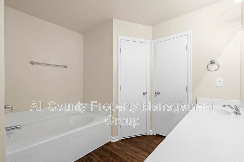 Fort Worth House: 4541 High Cotton Trail
