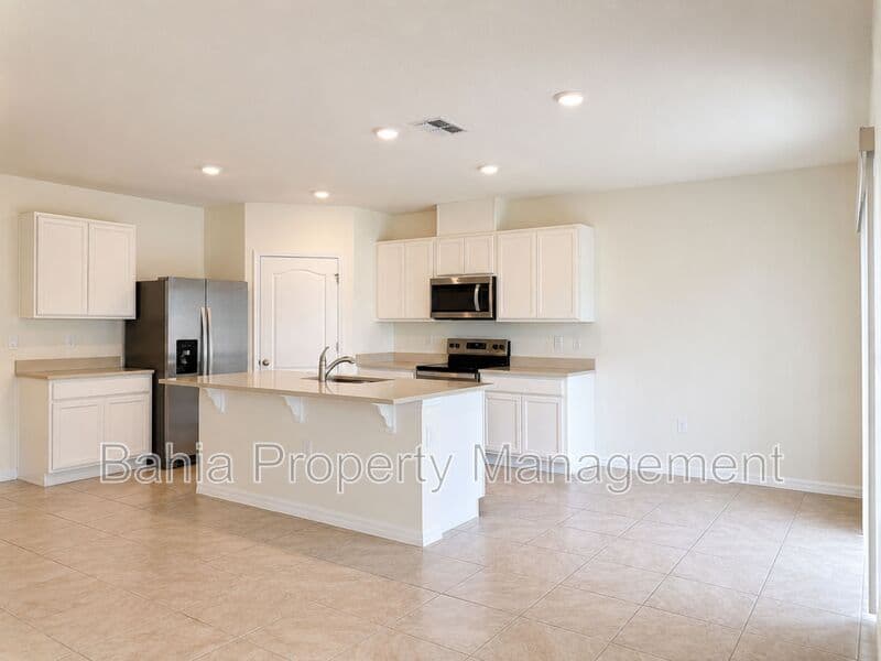 Haines City House: 869 Ambleside Dr