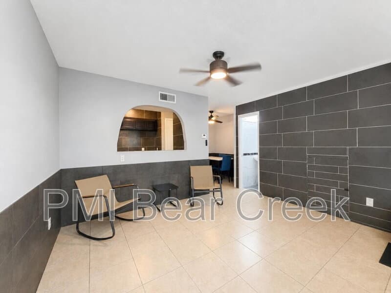 Houston Condo: 9550 Deering Drive