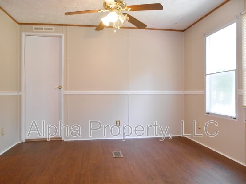 Spartanburg House: 1301 Carolina Country Club Road