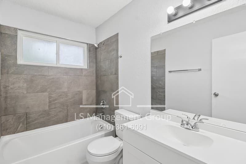 San Antonio House: 3118 Bear Springs Drive