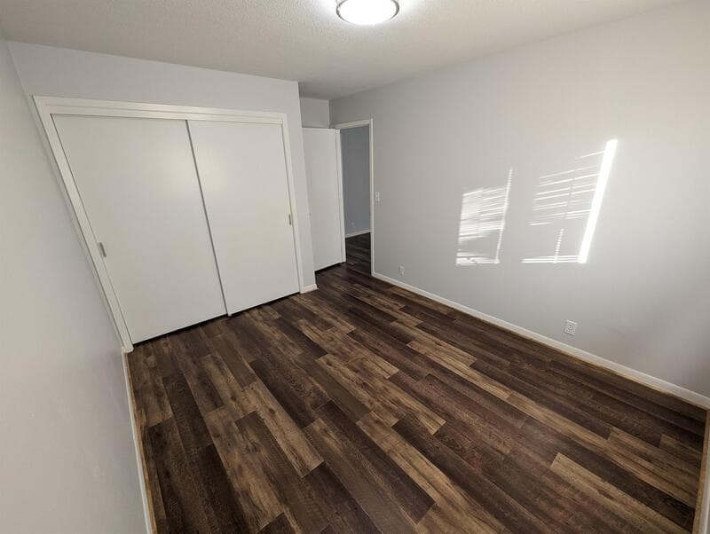 Pella Condo: 223 Carson Street - 3