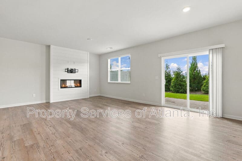Flowery Branch House: 5313 Melbourne Ln