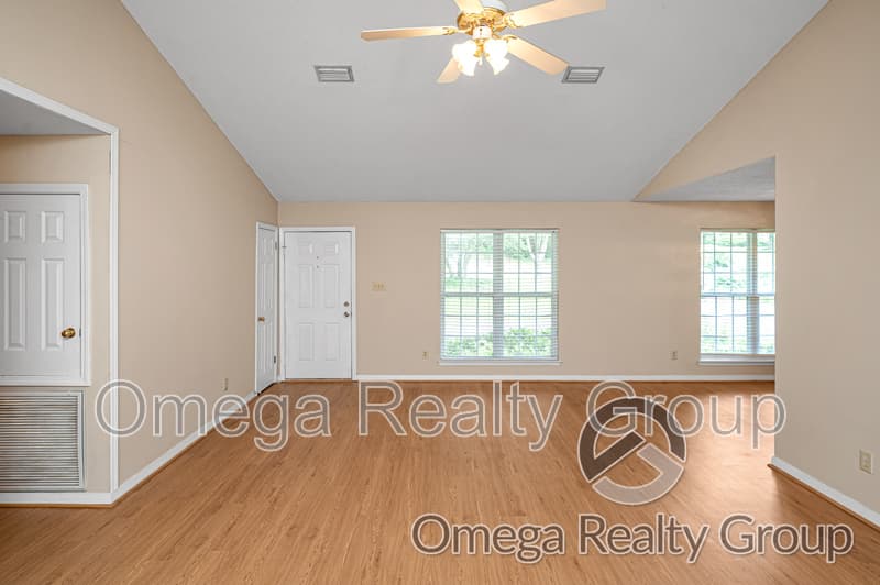 Mobile House: 4267 Springview Dr