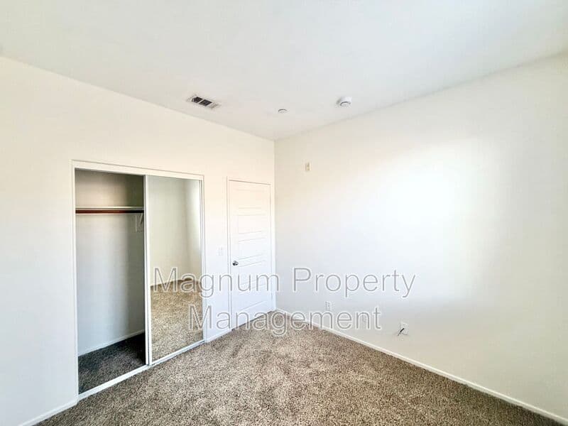 Temecula House: 28075 Calle Bonita