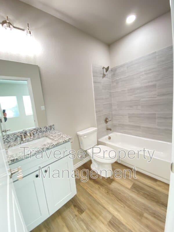 Fort Worth House: 1309 Arizona Ave