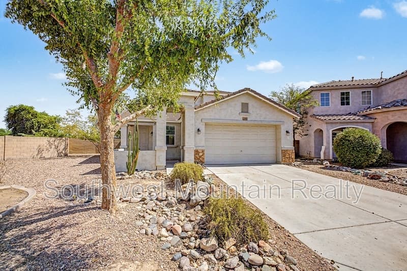 Maricopa House: 44967 W Sage Brush Dr