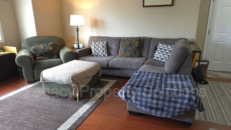 Bismarck House: 1200 W Owens Ave