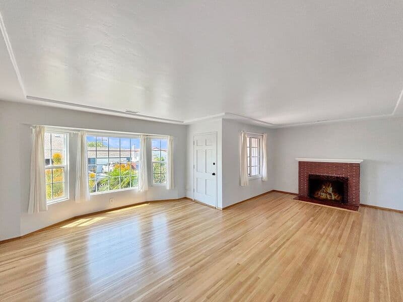 La Mesa House: 7340 W Point Ave