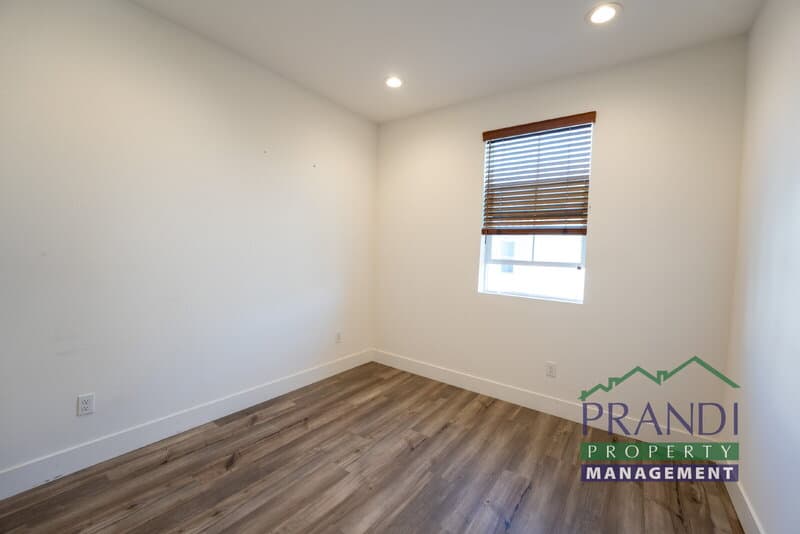 Novato Condo: 906 Rockview Rd