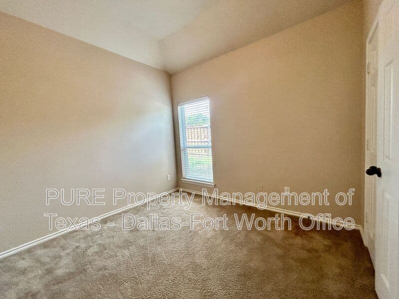 Mansfield House: 2400 Ravenwood Ct