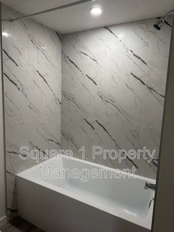 Edmonton Condo: 11042-128 Street